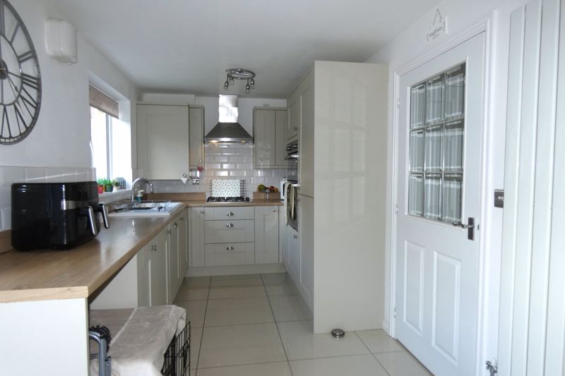 Kitchen/Diner- click for photo gallery